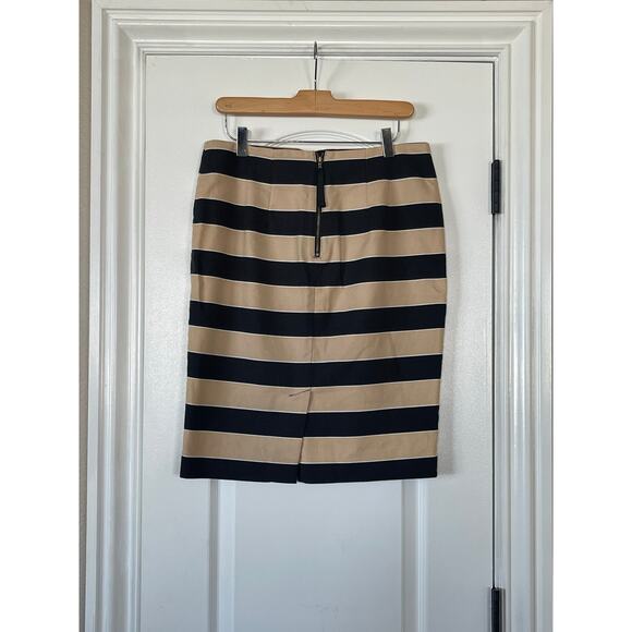 Ann Taylor Loft Black and Tan/Beige/Khaki Striped Skirt Size 6 - Picture 2 of 7